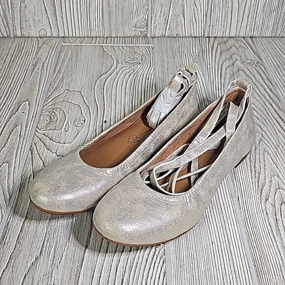 BC Footwear Metallic Have A Heart Ankle Strap Flats Womens Size 6.5 NEW - Picture 10 of 12